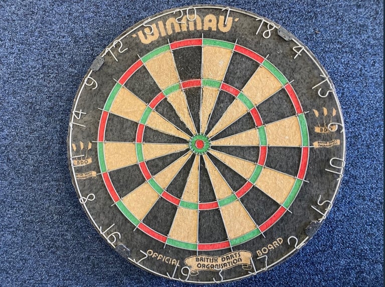 WINMAU BDO / Competition Spec Dartboard.