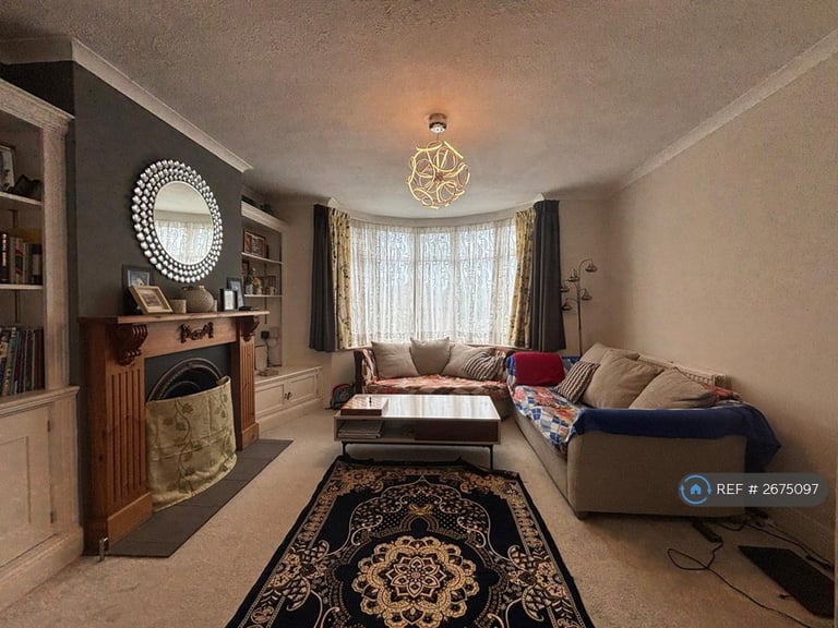 image for 3 bedroom house in Southfield Road, Downley, High Wycombe, HP13 (3 bed) (#2675097)