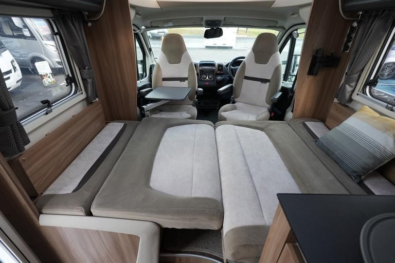 Swift Kon-Tiki Sport 599 FIAT 4 BERTH 2 TRAVEL SEAT MOTORHOME