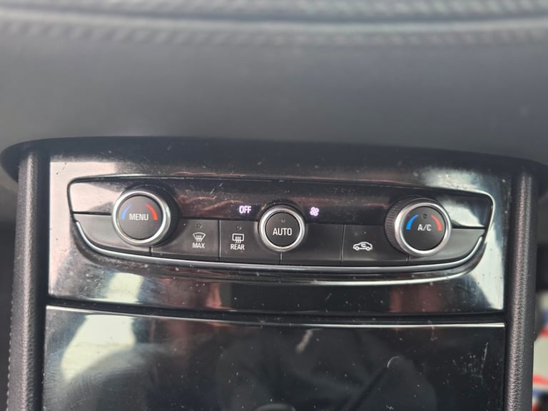 Vauxhall Grandland X SE