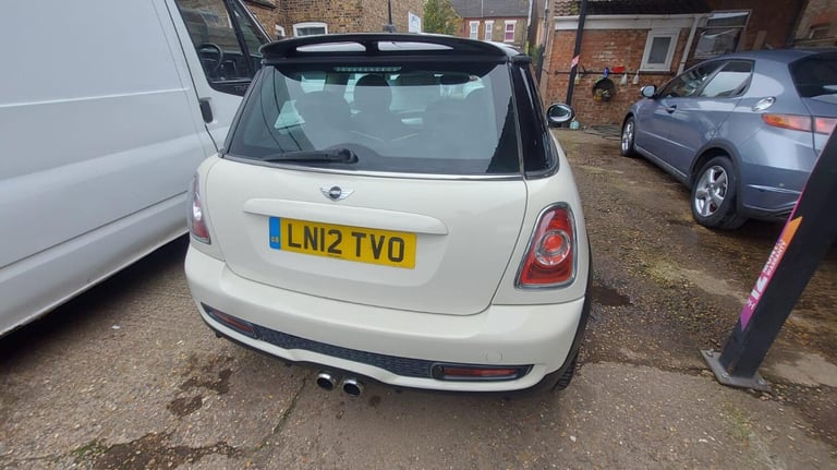 MINI HATCH 2.0 Cooper SD Hatch 2012
