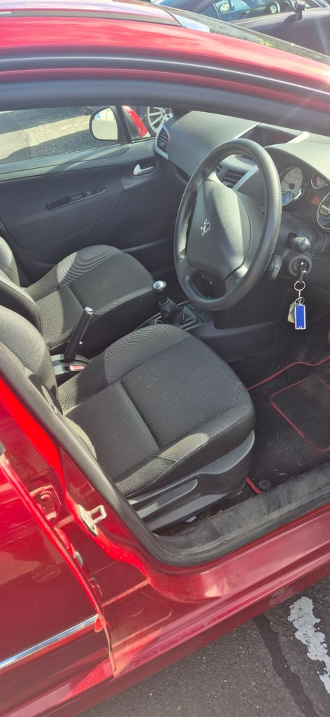 Peugeot, 207, Hatchback, 2010, Manual, 1397 (cc), 5 doors