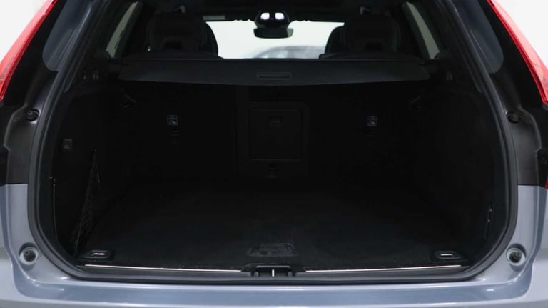 2024 Volvo XC60 2.0h T8 Recharge 18.8kWh Ultimate Dark Auto AWD Euro 6 (s/s) 5dr ESTATE Petrol/El...