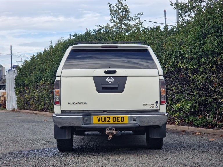 2012 Nissan Navara Double Cab Pick Up Outlaw 3.0dCi V6 231 4WD Auto PICK UP Diesel Automatic