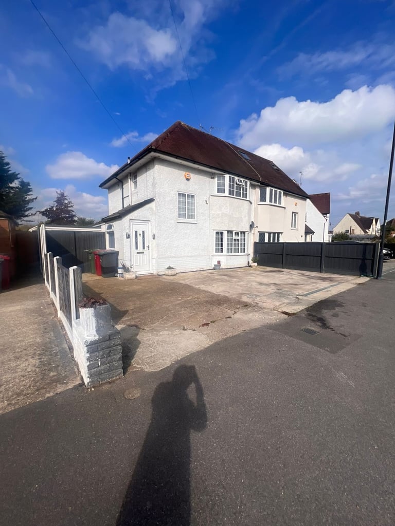 4 Bedroom Spacious House to rent- SL15JU