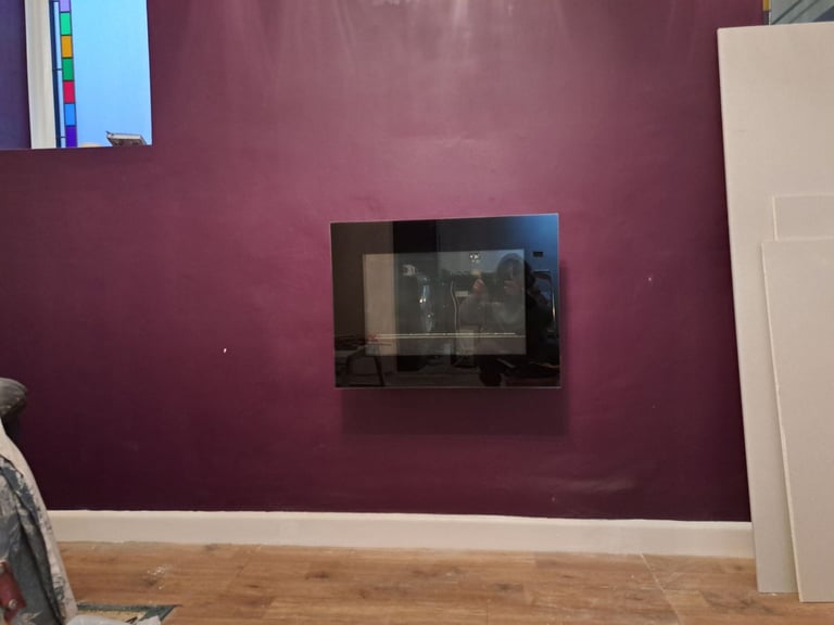 Flueless wall hung gas fire