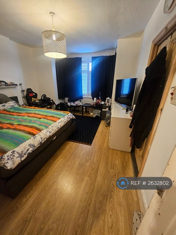 2 bedroom flat in Thornton Heath, London, CR7 (2 bed) (#2632802)