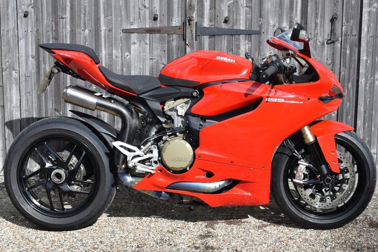 image for Ducati 1199 Panigale ABS (17000 miles, Recent Desmo Service) 2012 P/P *VIDEO*