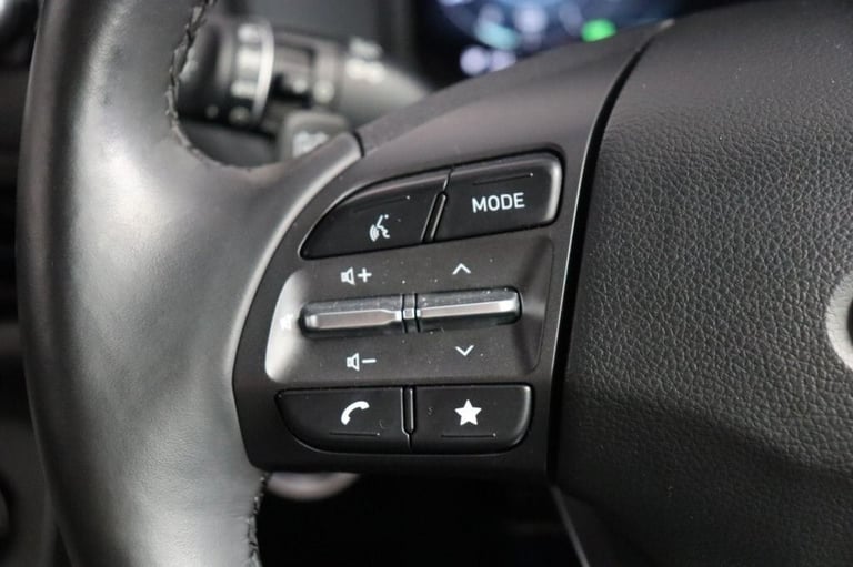 2021 Hyundai KONA 64kWh Premium 5dr Auto (APPLE CAR PLAY, HEATED SEATS) HATCHBACK ELECTRIC Automatic