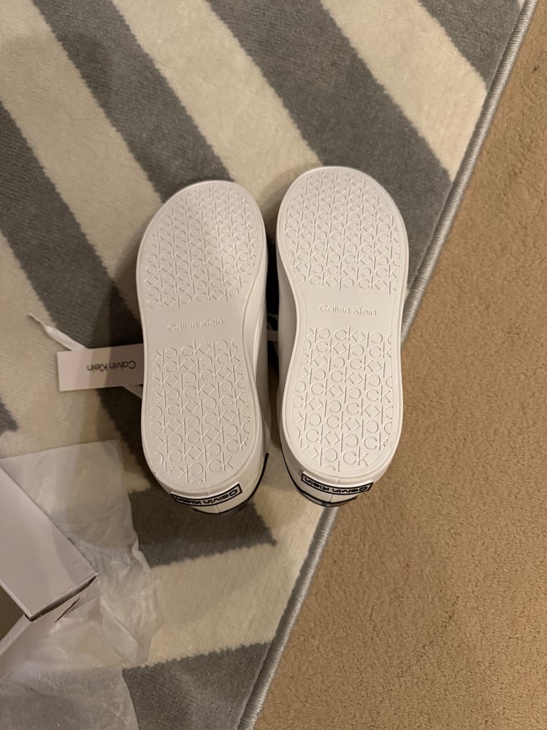 BRAND NEW CALVIN KLEIN TRAINERS 