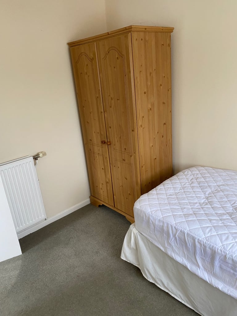 Two bed Semi Quiet Cul de Sac Close to Ashburys Train Station Off Textile Street Manchester 12 