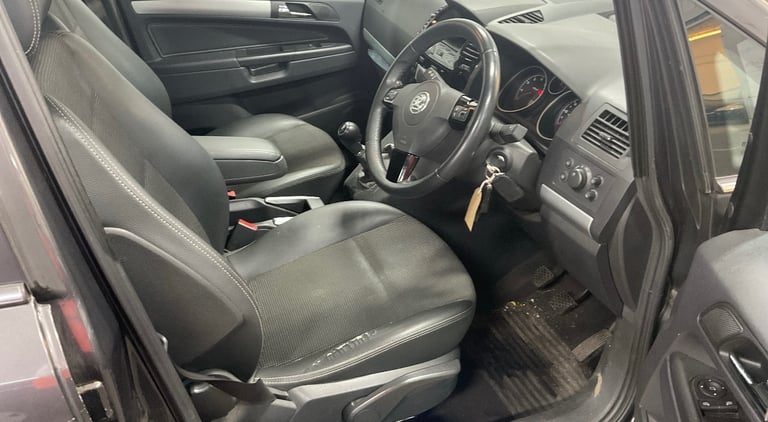 2011 Vauxhall Zafira 1.8i Design 5dr MPV Petrol Manual