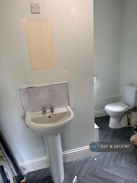 1 bedroom flat in Main Road, Parson Drove, Wisbech, PE13 (1 bed) (#2673767)