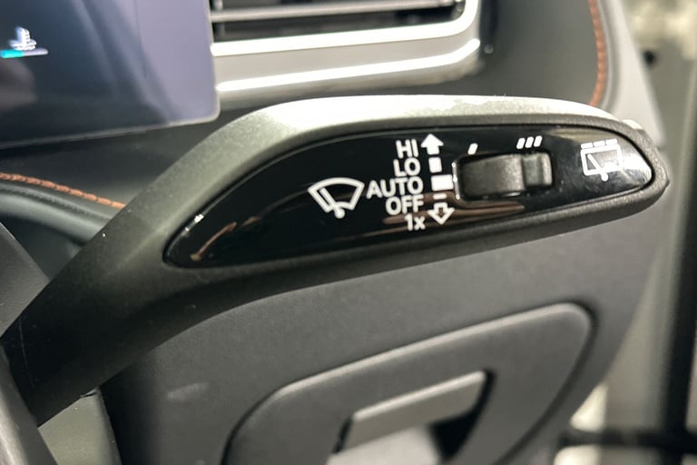2025 MG MG HS 106287 Hatchback Petrol Automatic