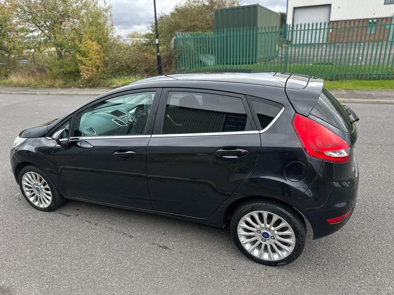 2011 Ford Fiesta 1.4 Titanium 5dr HATCHBACK Petrol Manual