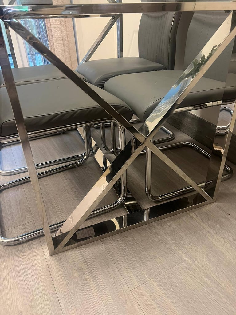 Stylish designer table set (can deliver)