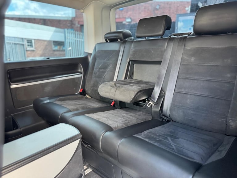 2017 Volkswagen Caravelle 2.0 BiTDI BlueMotion Tech Executive DSG Euro 6 (s/s) 5dr MPV Diesel Aut...