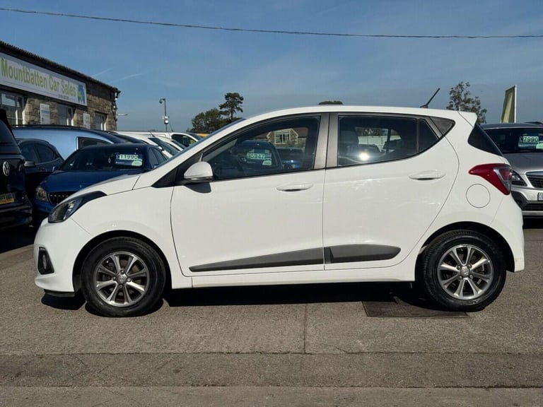 2015 Hyundai i10 1.0 Blue Drive Premium 5dr HATCHBACK PETROL Manual