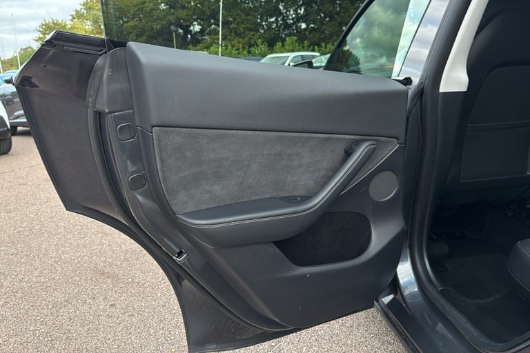  Tesla Model Y dual Motor Long Range Suv 5dr Electric Auto 4wde 384 Bhp Electric