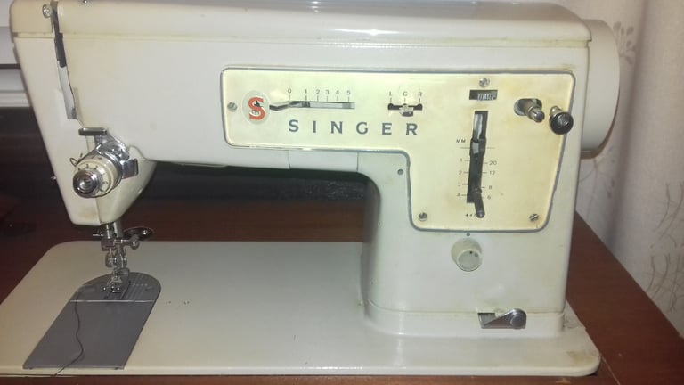 SWAP SINGER VINTAGE SEWING MACHINE FULL WORKING WITH PEDAL