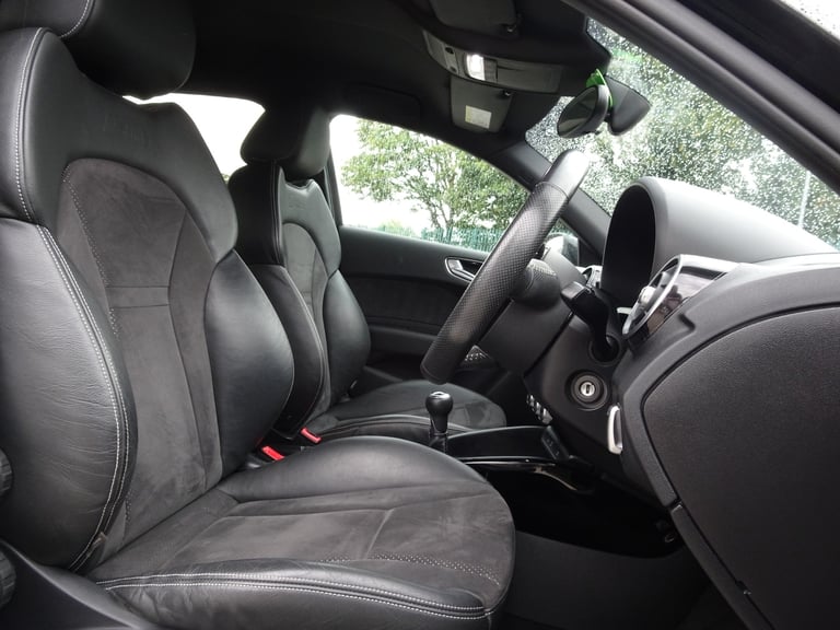1.6 TDI Black Edition Nav 5dr *SATNAV +CRUISE +PRIVACY +BT +LOW MILES!*