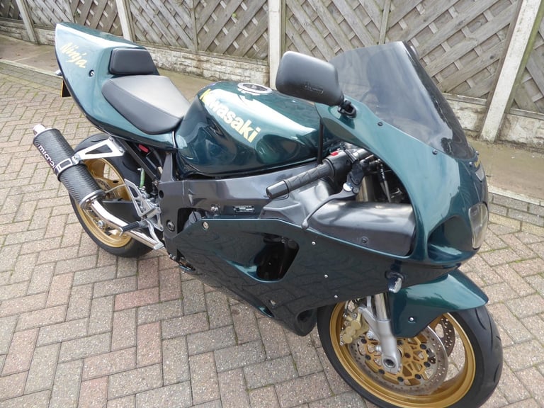 Kawasaki ZX7R S REG UNDER TRAY BRAIDED LINES CARBON CAN POWDER COATED WHEELS