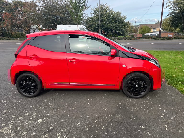 Toyota, AYGO, Hatchback, 2019, Manual, 998 (cc), 5 doors