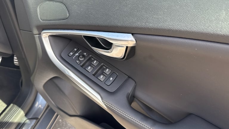 2019 Volvo V40 1.5 T3 R-Design Edition Hatchback 5dr Petrol Auto Euro 6 (s/s) (152 ps) Hatchback ...