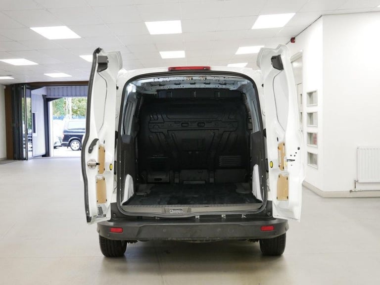 2022 TRANSIT CONNECT 1.5 EBL 120 BHP L2 250 TREND AUTOMATIC ( SAT NAV + AIR CON)
