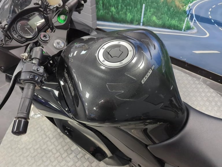 KAWASAKI Z1000SX