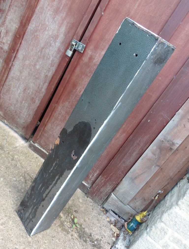 Gun Cabinet with locks and 3 keys can be bolted to a wall no longer needed 137 x 20 x 16cm