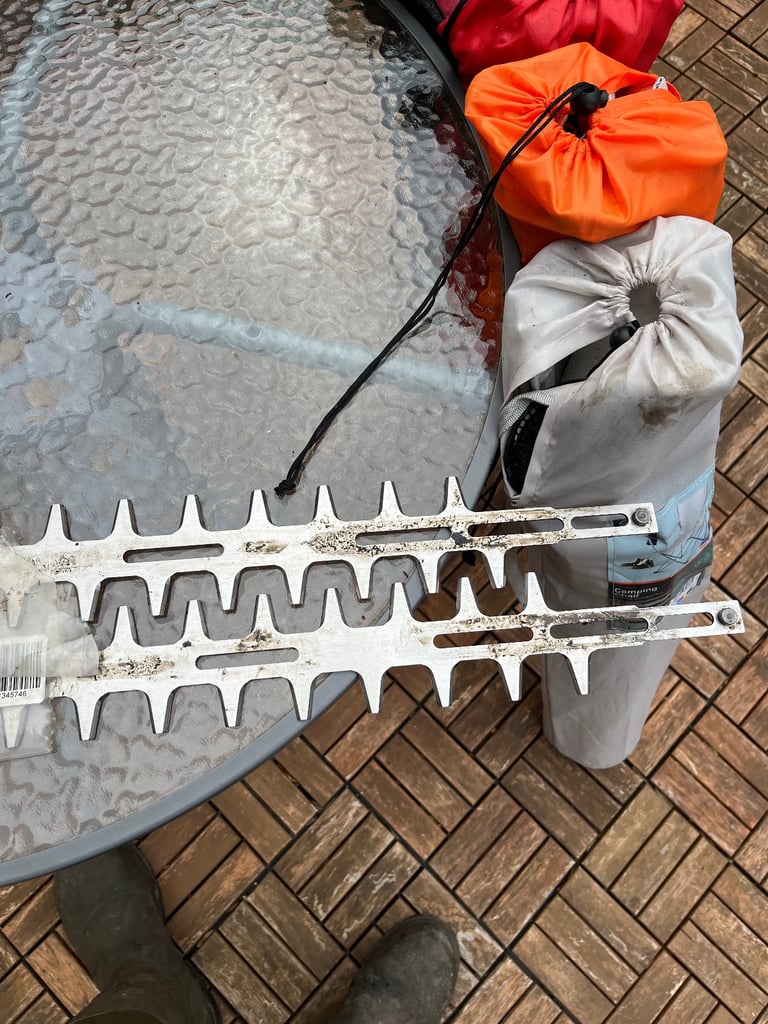 Hedge trimmer blades