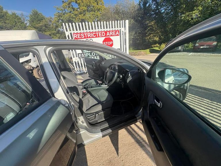 2010 Nissan Qashqai Qashqai Visia DCI Hatchback DIESEL Manual