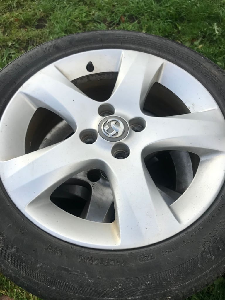VAUXHALL CORSA D MK3 SXI 16" 4 STUD ALLOY WHEELS + 195/55/16 TYRES