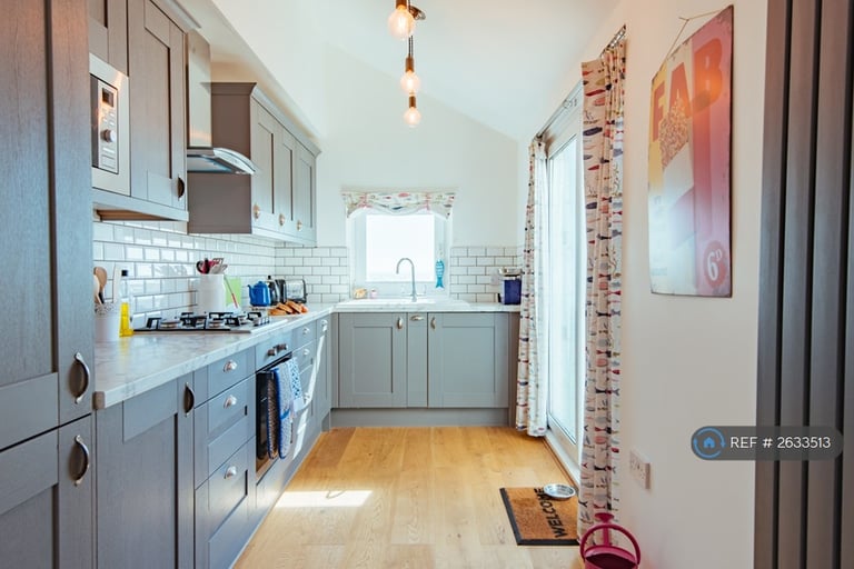 2 bedroom house in The Esplanade, Sandgate, Folkestone, CT20 (2 bed) (#2633513)