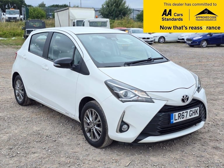 2017 Toyota Yaris 1.5 VVT-i Icon CVT Euro 6 5dr Hatchback Petrol Automatic