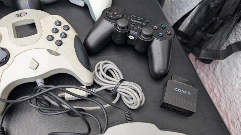 image for Old game controllers untested joblot 