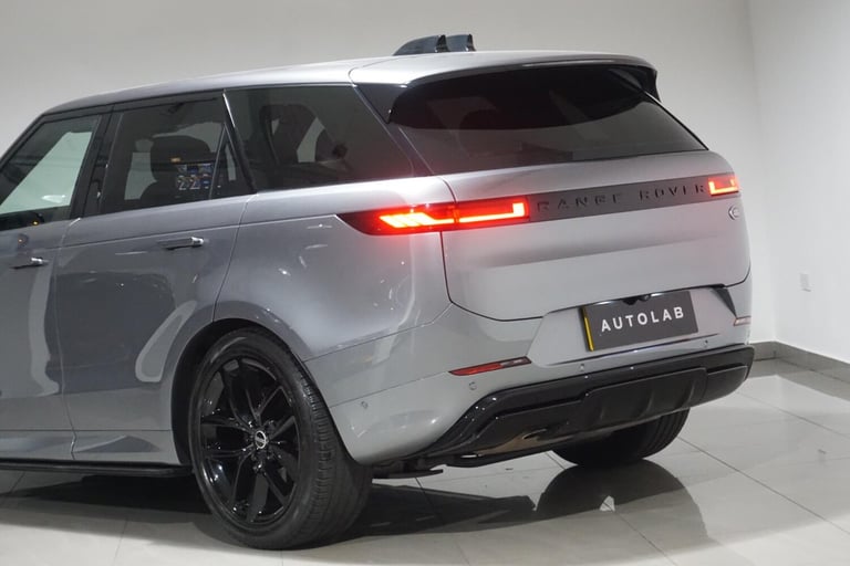 2023 Land Rover Range Rover Sport 3.0 D300 MHEV Dynamic SE SUV 5dr Diesel Auto 4WD Euro 6 (s/s) (...