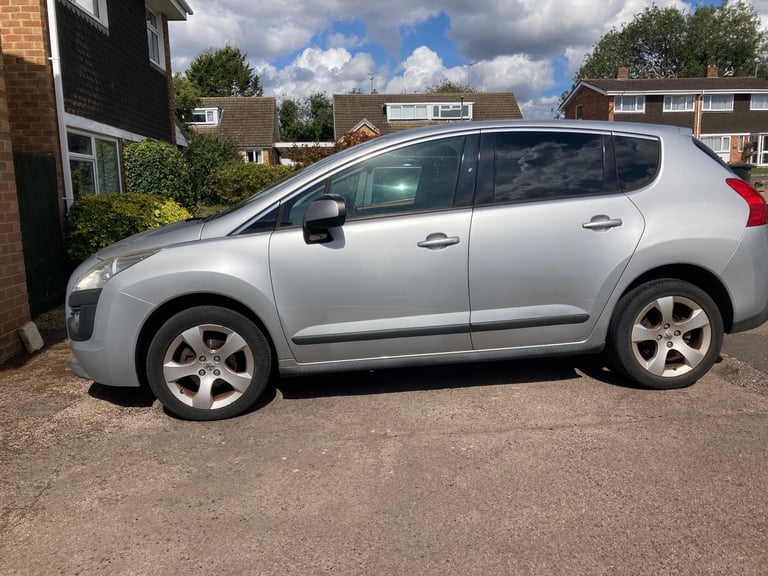 Peugeot, 3008, Hatchback, 2011, Manual, 1560 (cc), 5 doors