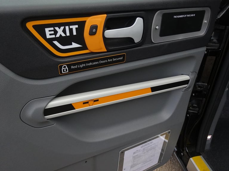 2024 74 REG LEVC TX VISTA COMFORT PLUS TAXI CAB HYBRID AUTO DAMAGED SALVAGE