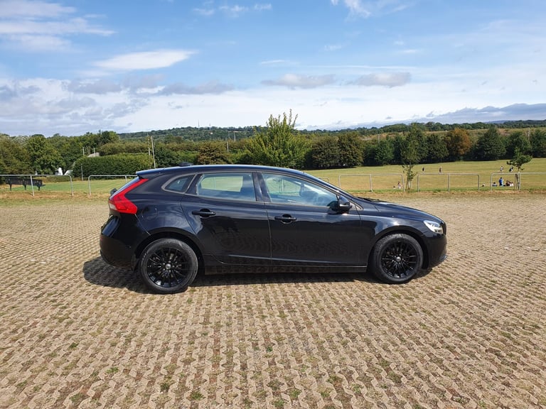 2017 Volvo V40 D2 [120] Momentum 5dr HATCHBACK Diesel Manual