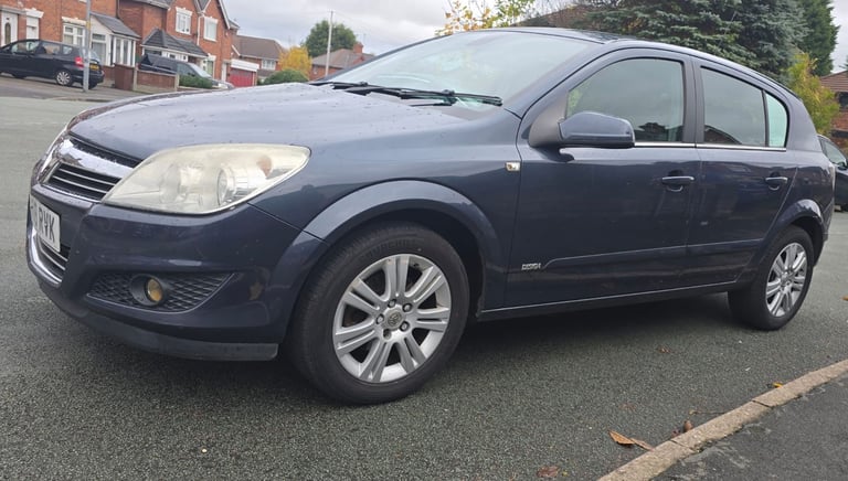 Vauxhall astra 1.8 5dr nissan toyota skoda Volkswagen honda peugeot ford suzuki citroen renault