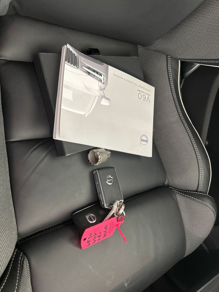 2020 Volvo V60 2.0h T8 Twin Engine 11.6kWh R-Design Plus Estate 5dr Petrol Plug-in Hybrid  Estate...