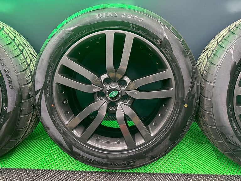 Discovery 4 / 3 HSE Powdered Technical Grey 20” Alloy Wheels - style 510 Landmark & NEW tyres!