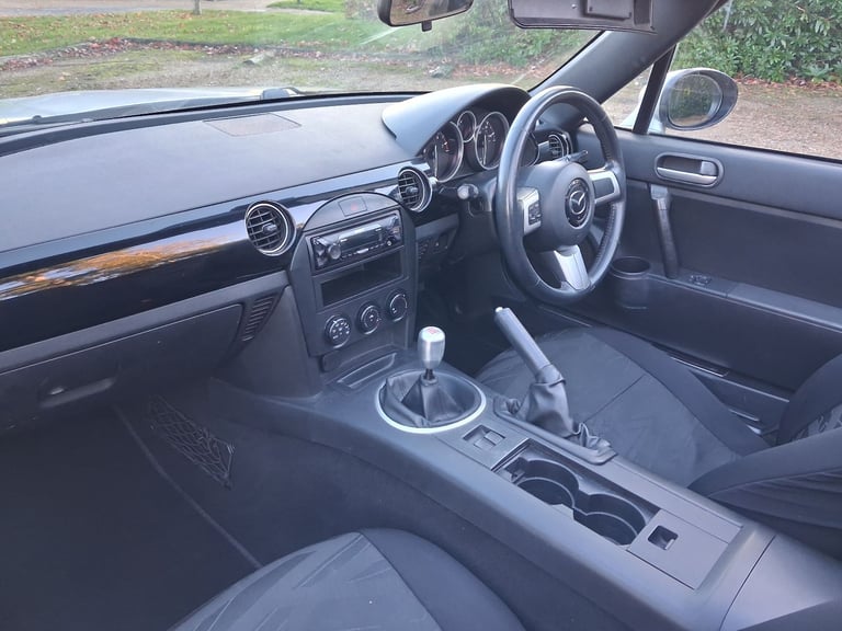 MK3 Mazda MX-5 Convertible 2006 - 2 litre engine 158bhp - Ulez Free Bargin! MOT (no advisories)