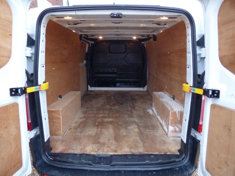 FORD TRANSIT CUSTOM 2.0 Transit Custom Leader Van 300 L2 2.0L EcoBlue 130PS FWD