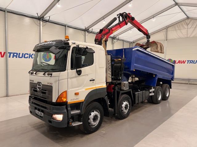 HINO 700 3241 8x4 Sleeper Cab Steel Tipper Grab