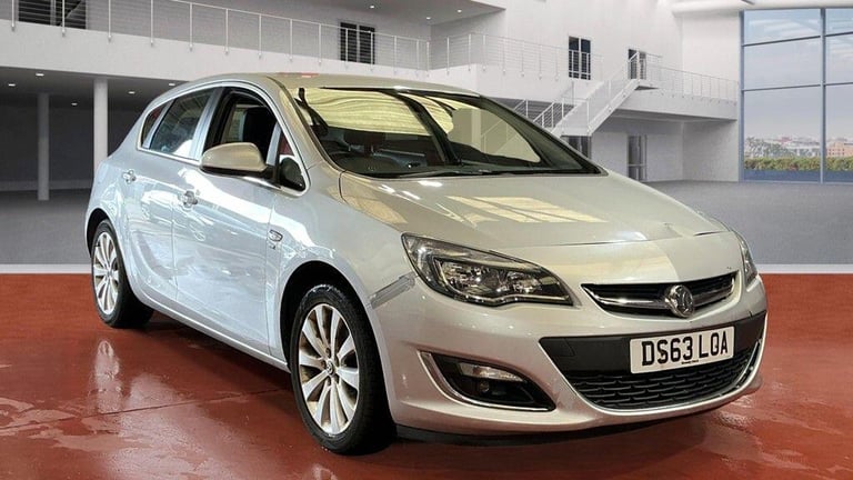 2013 Vauxhall Astra 1.6 16v SE Euro 5 5dr HATCHBACK Petrol Manual