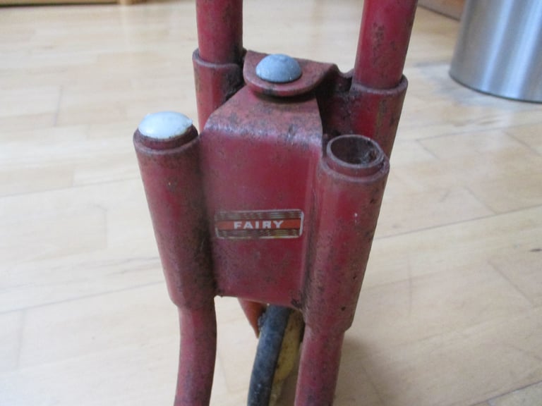VINTAGE 1950's TRIANG CHILDRENS SCOOTER - COLLECTION ONLY