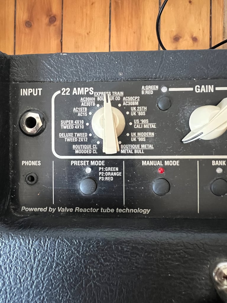 Vox VT100 Amp with 22 Amp Emulations built in